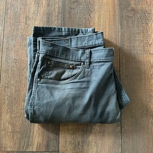 Wrangler Straight Fit 34 x 34